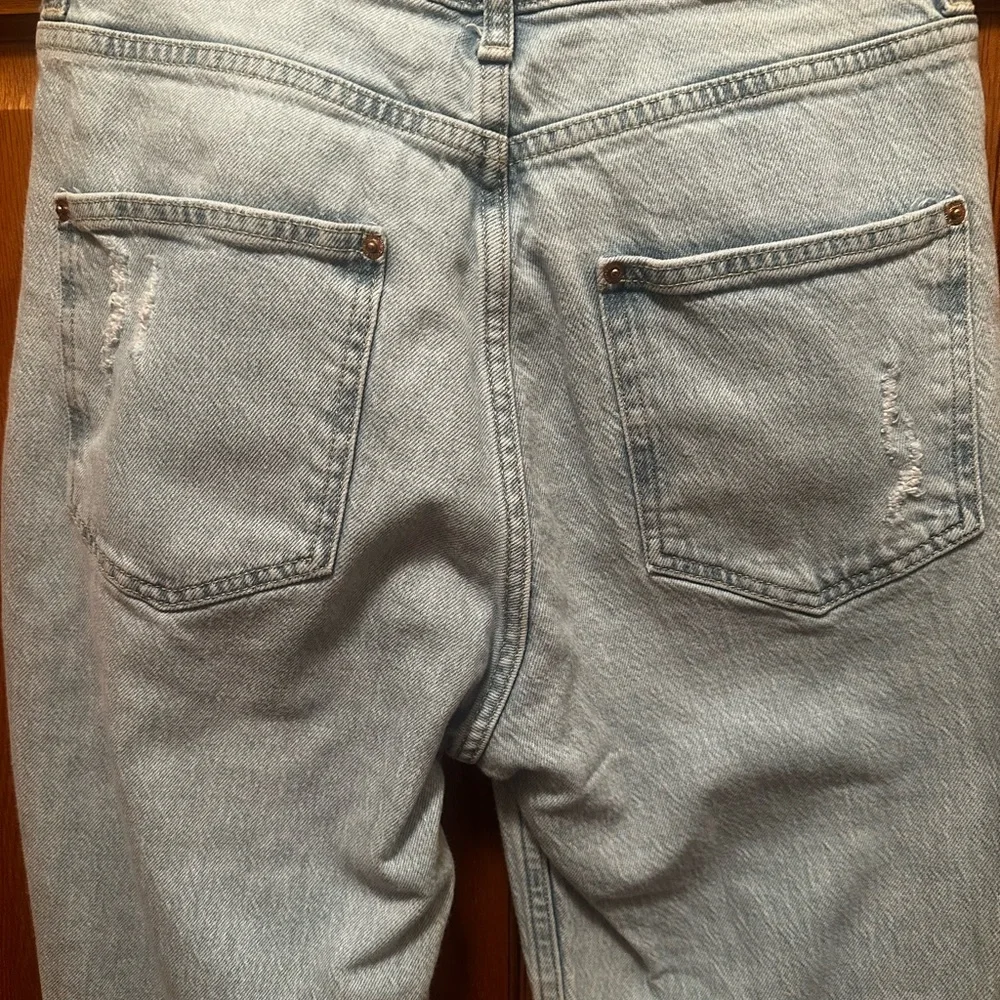 ZARA FLARED RIPPED SLIM FIT high rise JEANS LIGHT-BLUE sz 4 - Picture 5 of 12